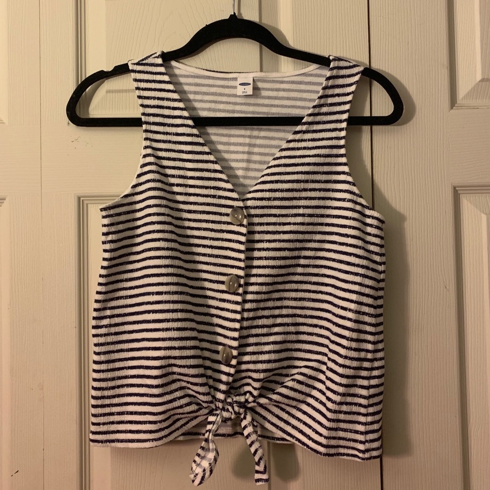 Old Navy white and black stripped tie shirt